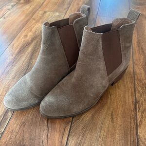 Cutie little Steve Madden brown booties!